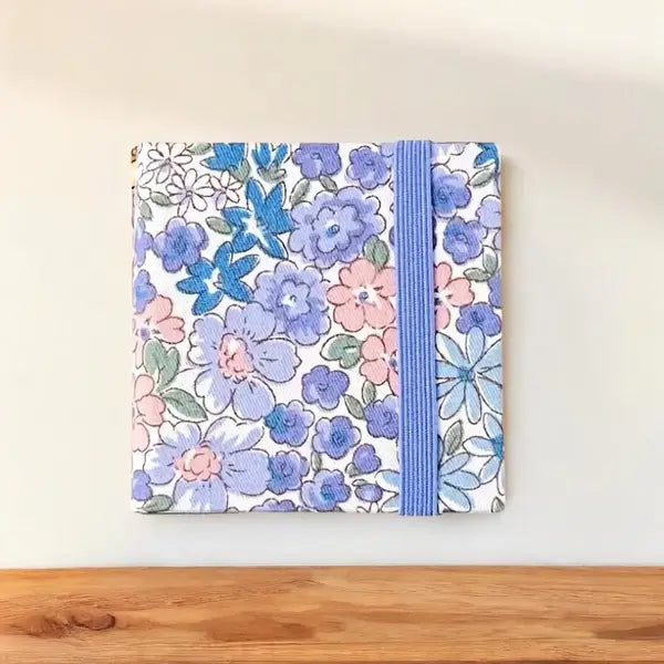 Compact Creativity Anytime and Anywhere - KunstZet Watercolour Set-Purple flowers-Nora Luxe