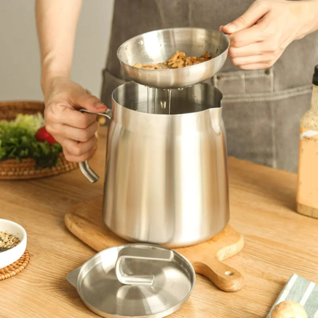 Compact Round Deep Fryer - SnackMaster Pro-Nora Luxe