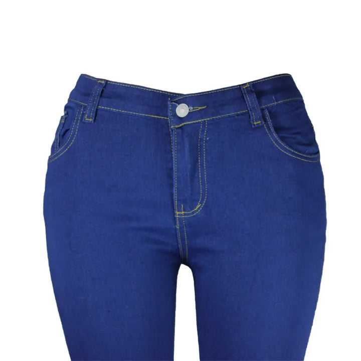 Blaue Damenjeans, hohe Taille, Denim, modisch, bequem, Alltagskleidung, klassischer Stil.