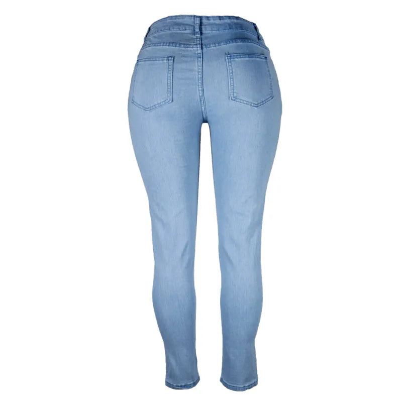 Hellblaue Damenjeans, hohe Taille, schmaler Schnitt, Rückansicht, Denim, modisch, bequem.