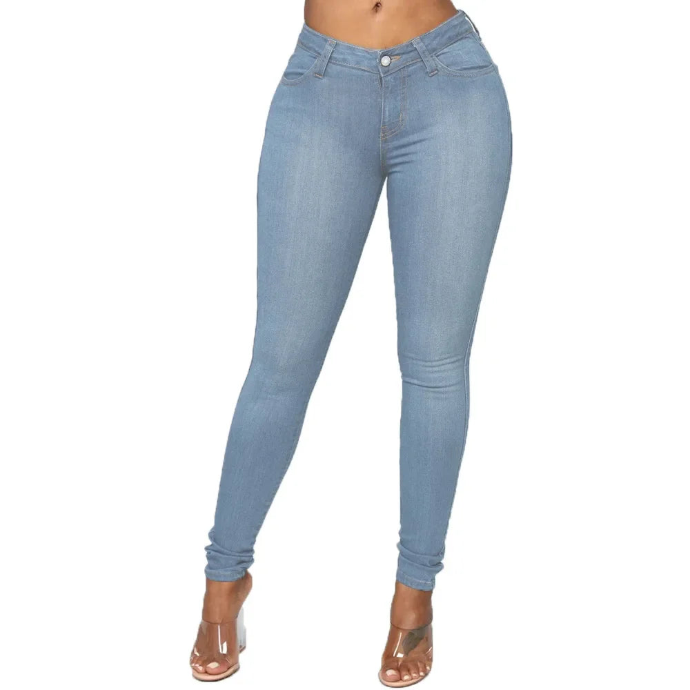 Damen-Jeans, hellblau, Skinny-Fit, Stretch-Denim, modisch, bequem, Alltagskleidung.