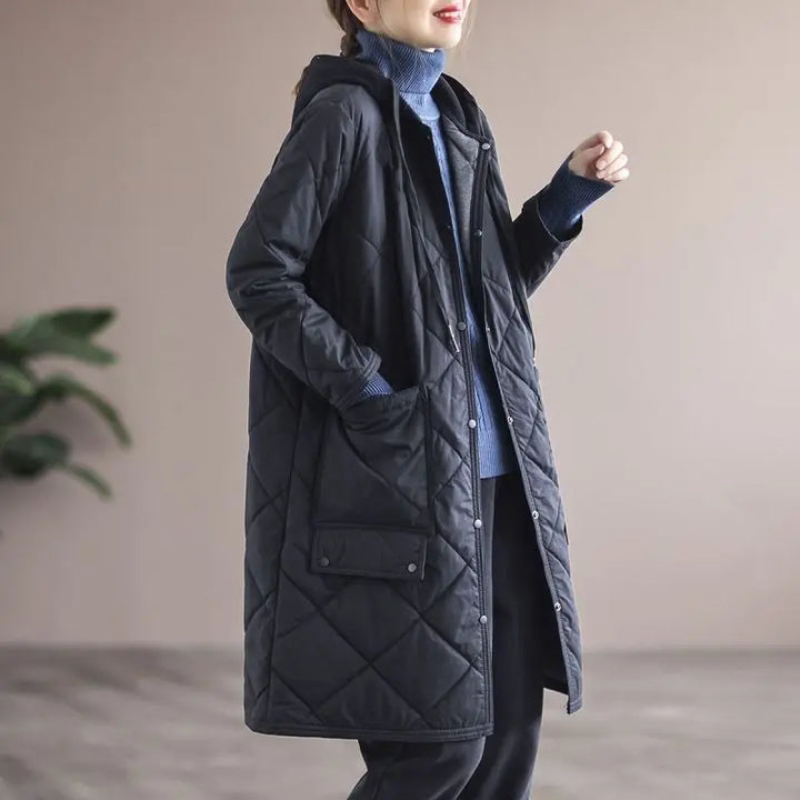 Damen Wintermantel, schwarz, gesteppt, Kapuze, warm, modisch, elegant, Freizeitkleidung.