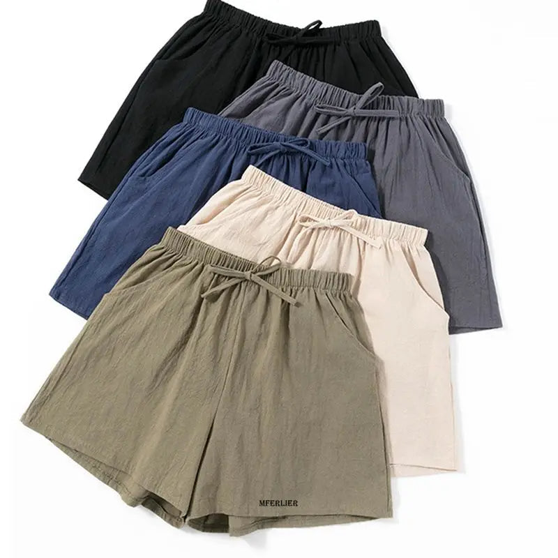 Fünf Damen-Shorts aus Baumwolle in Schwarz, Blau, Grau, Khaki und Beige mit elastischem Bund.