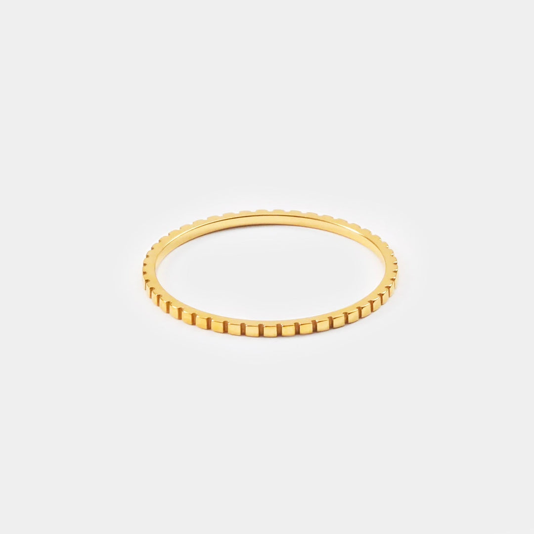 Dunne Ring - Lara-5-Gold-Nora Luxe