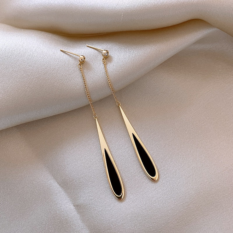 Elegant Black Earrings | Versatile Fashion Statement-Nora Luxe