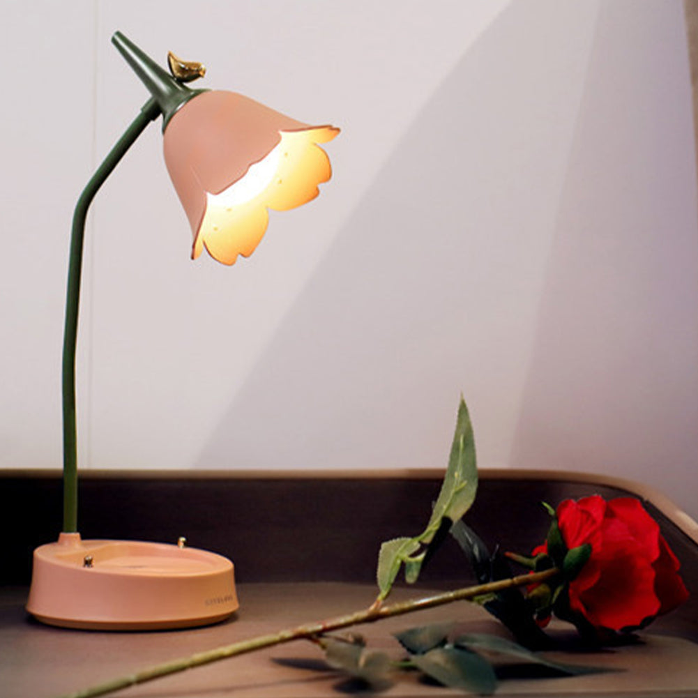 Flower-Shaped Desk Lamp - LumaPetal-Pink-Nora Luxe
