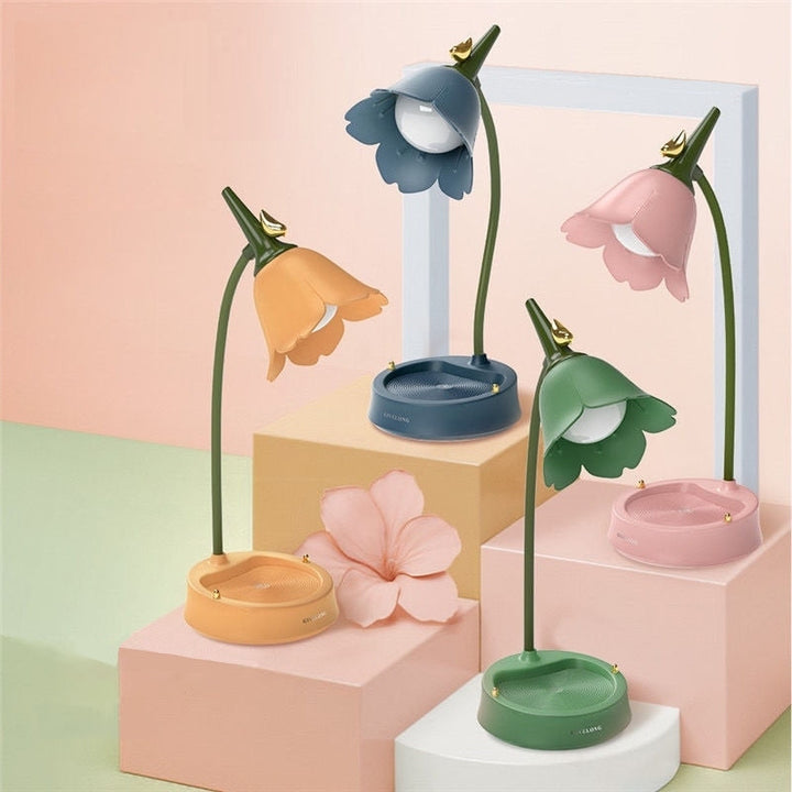 Flower-Shaped Desk Lamp - LumaPetal-Pink-Nora Luxe