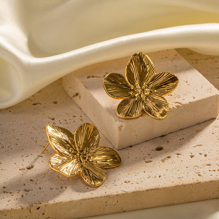 Flower-shaped Gold Earrings - Elara-Nora Luxe