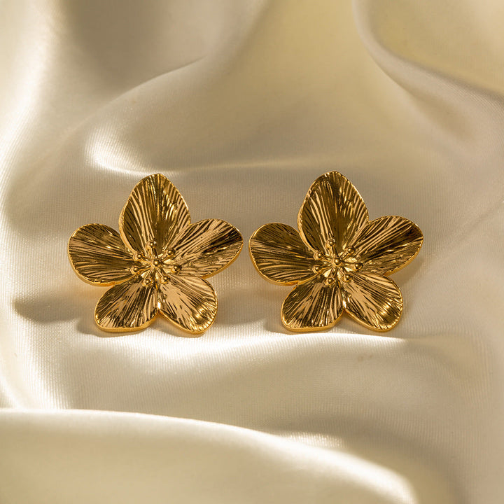 Flower-shaped Gold Earrings - Elara-Nora Luxe