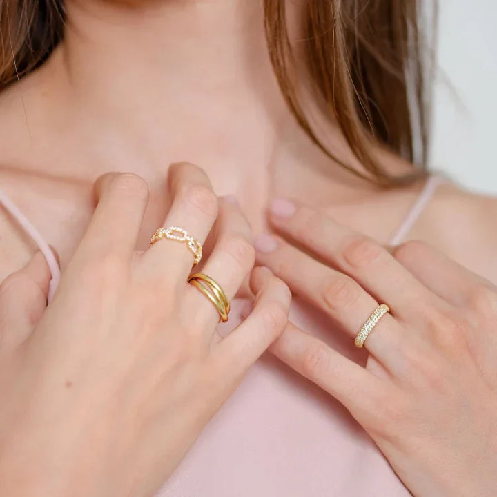 Gold Link Ring with Zirconia - Marina-Nora Luxe