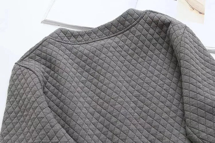 Grauer Stepppullover aus Baumwolle, modisches Design, warme Winterkleidung für Damen.
