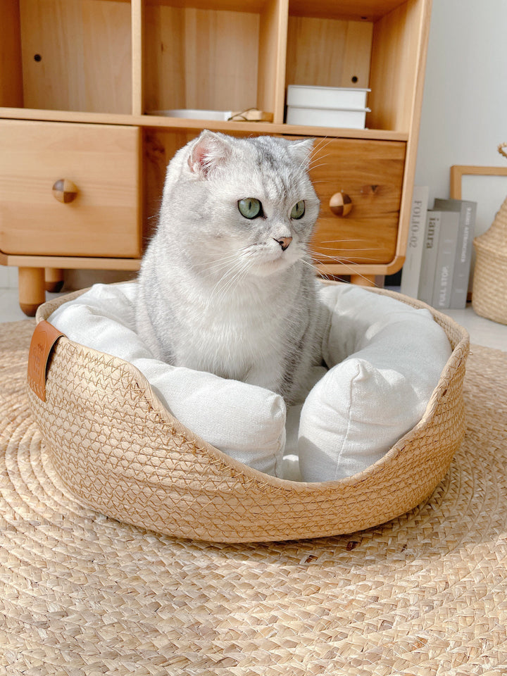 Handmade Comfortable Bed for Cats - LuxeSnooze-Man-S-Nora Luxe