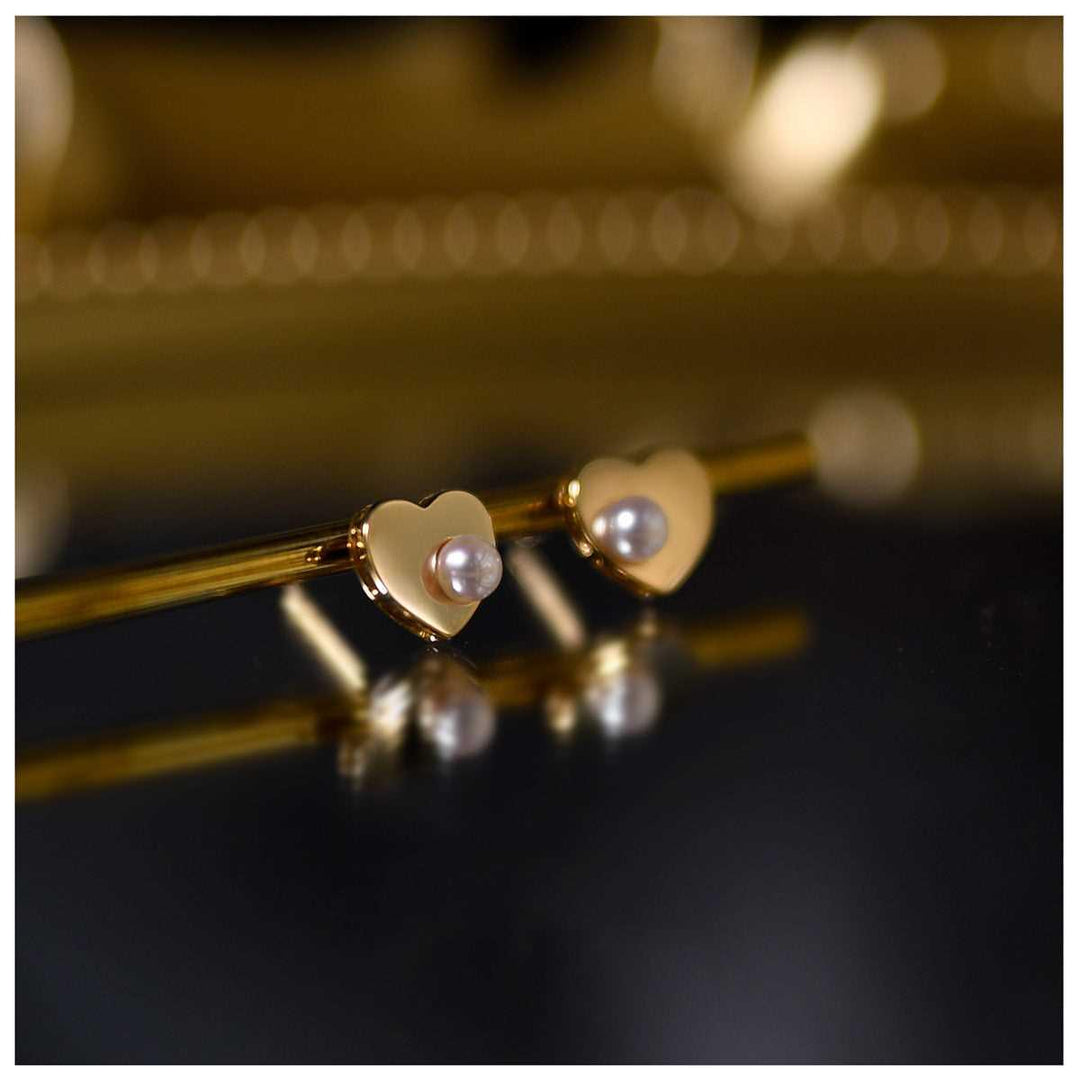 Heart Pearl Studs - Amelie-Nora Luxe