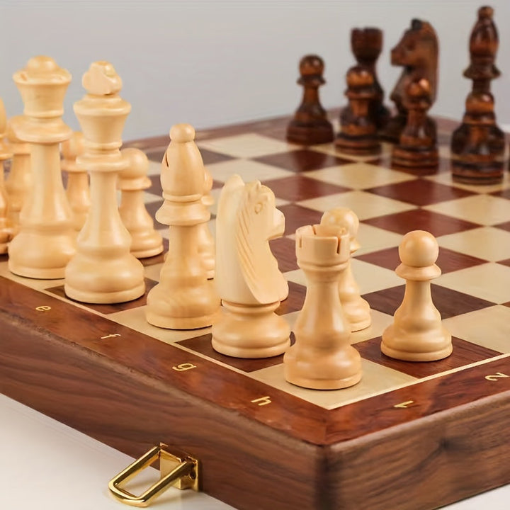 Luxury chess set made of solid wood – GrandRook