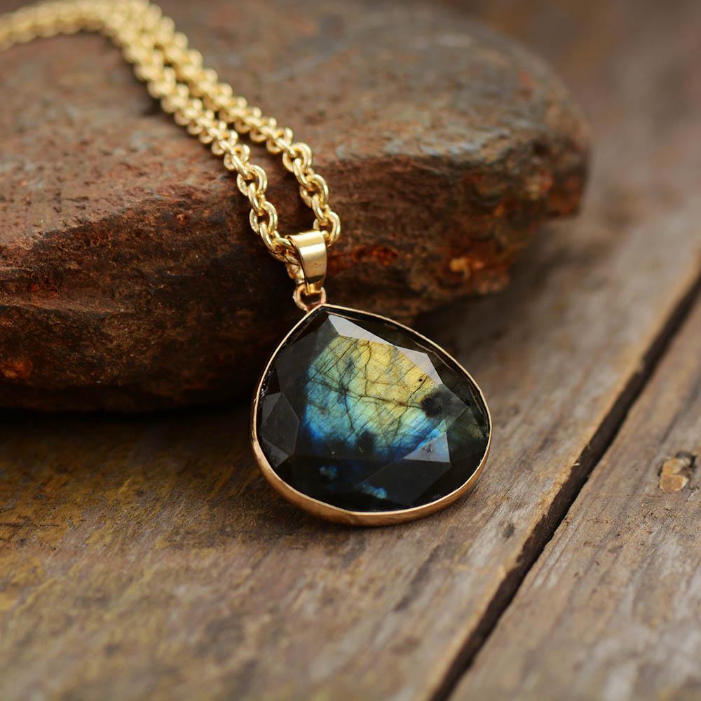 Labradorite Aura Necklace - Selene-Nora Luxe