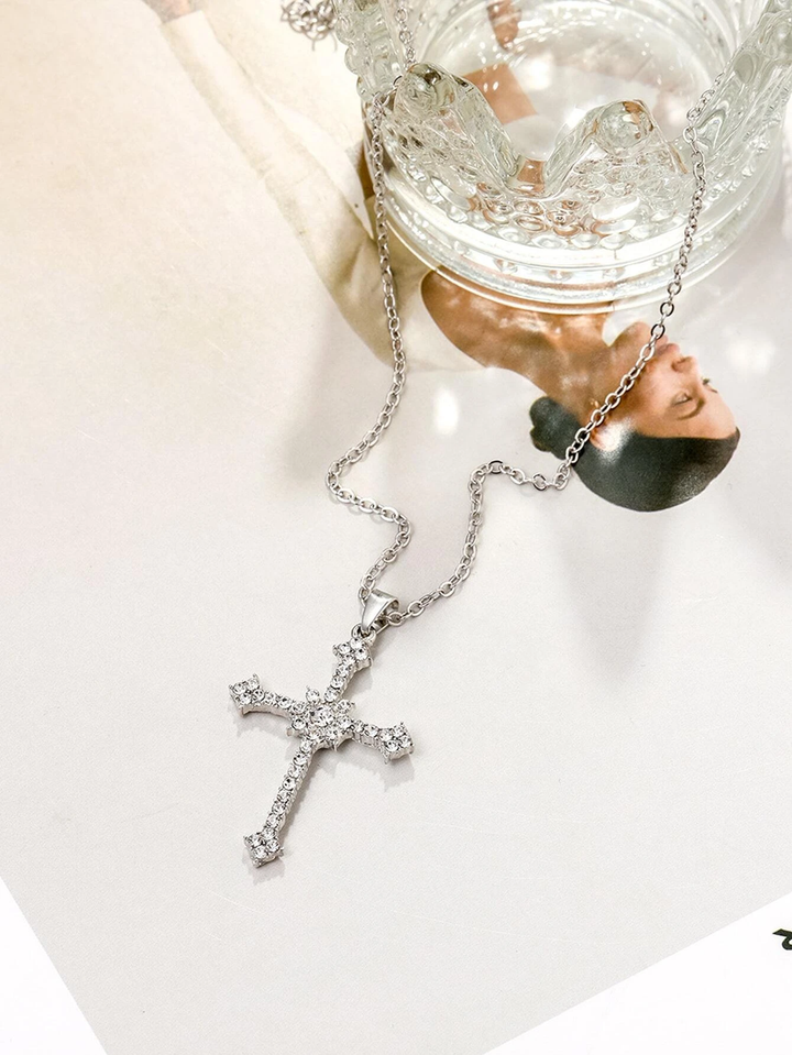 LUXURIOUS CROSS PENDANT NECKLACE WITH ZIRCON CRYSTAL-Nora Luxe