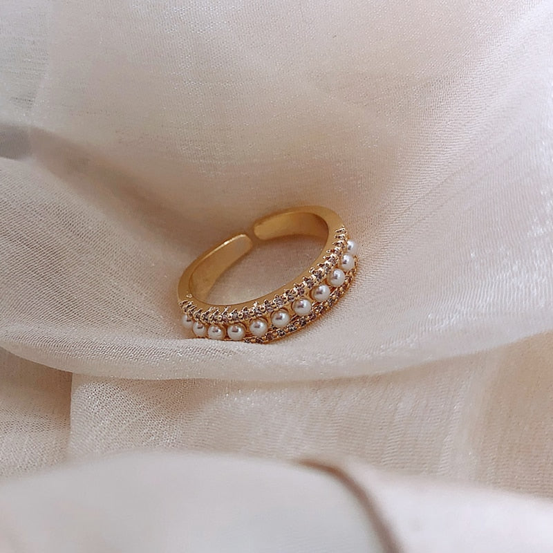 Luxurious Gold Ring with Pearl - Martina-Nora Luxe