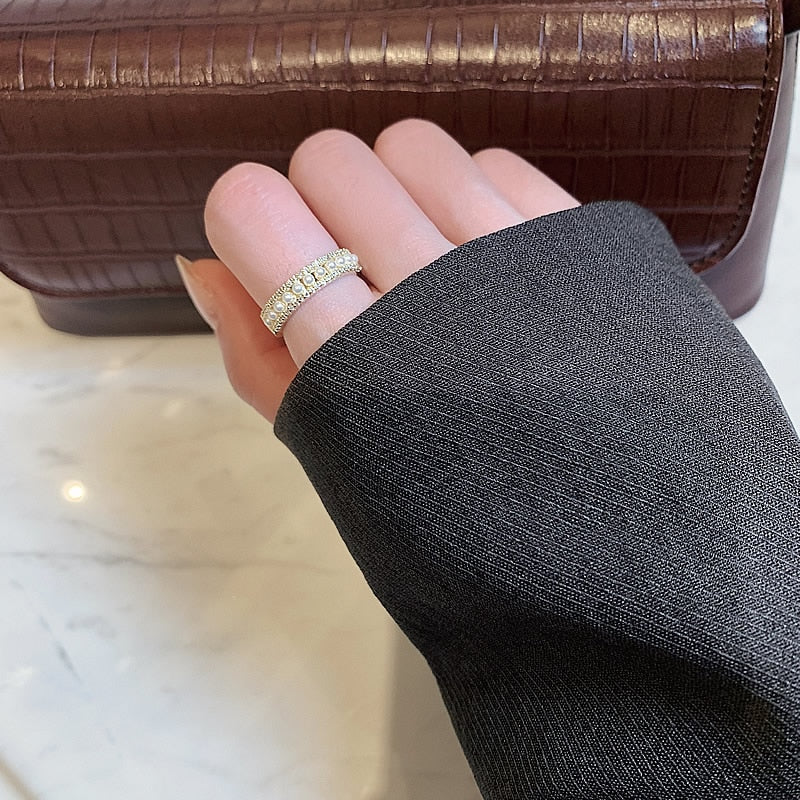 Luxurious Gold Ring with Pearl - Martina-Nora Luxe