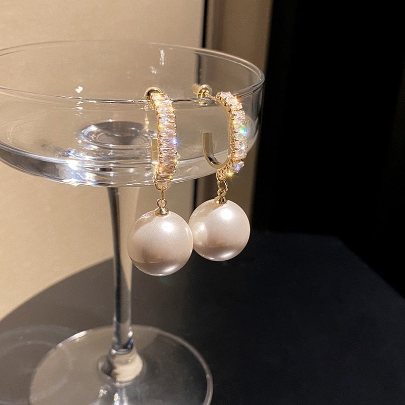 Luxury Earrings with Pearls and Zirconia - Amara-White-Nora Luxe