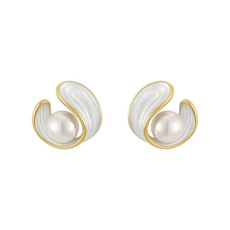 Luxury Gold Earrings with White Opals and Pearls - Saphira-Nora Luxe