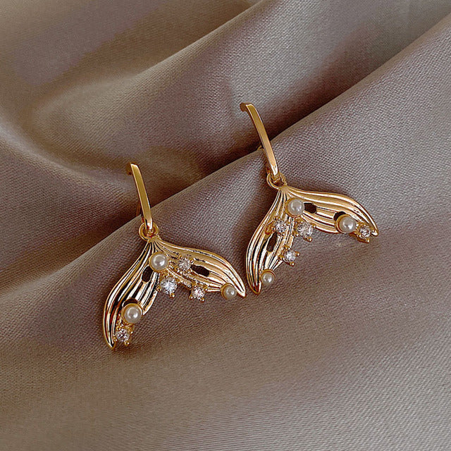 Magical Unicorn Earrings | Sparkling Crystal Jewellery-Fishtail Pearl 2-Nora Luxe