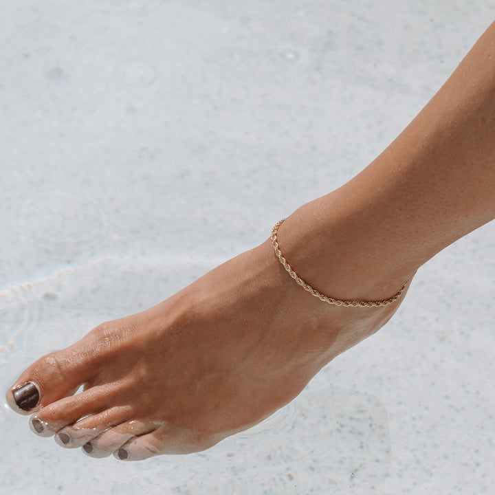 Minimalist and Stylish Anklet for Women - Lisa-Silver-Nora Luxe
