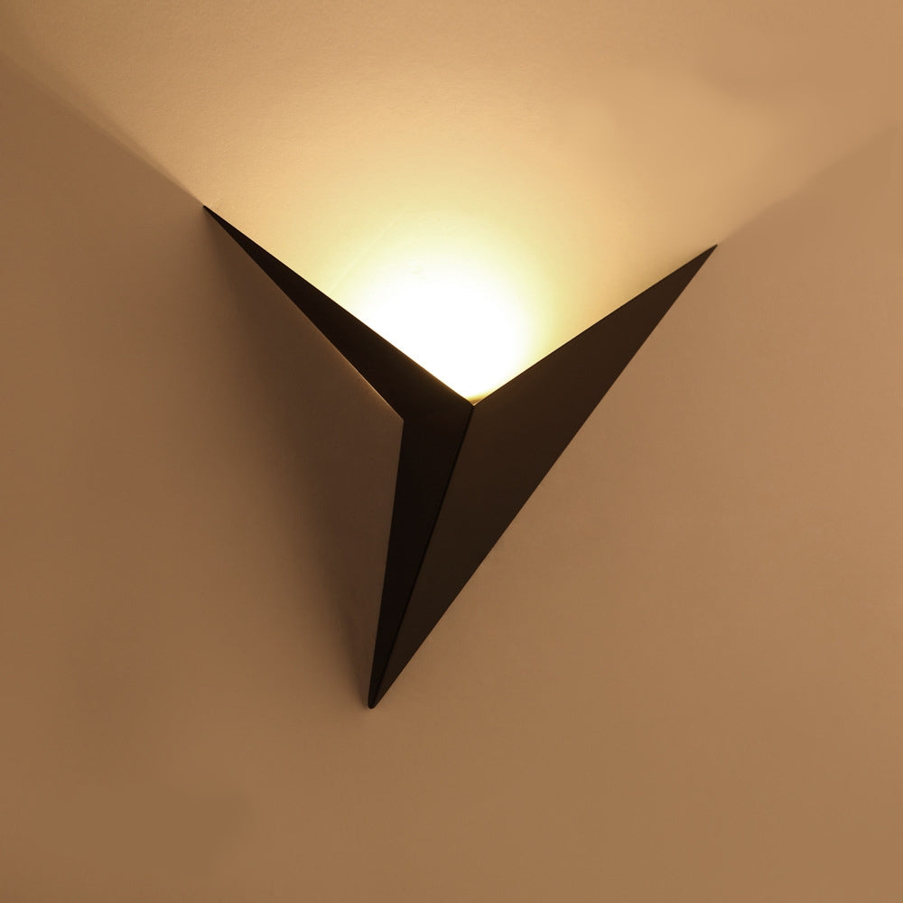 Modern Triangular Wall Lamp - TrigoLux-White-Warm Wit-Nora Luxe