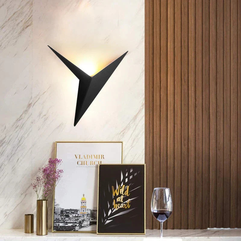Modern Triangular Wall Lamp - TrigoLux-White-Warm Wit-Nora Luxe