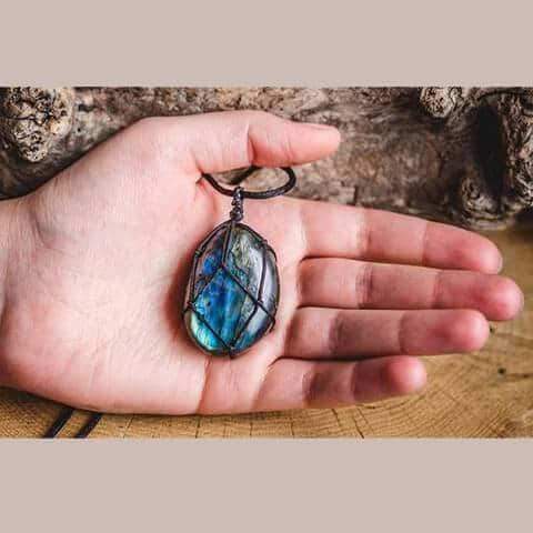 Mystical Labradorite Dragonheart Necklace - Aris-Nora Luxe