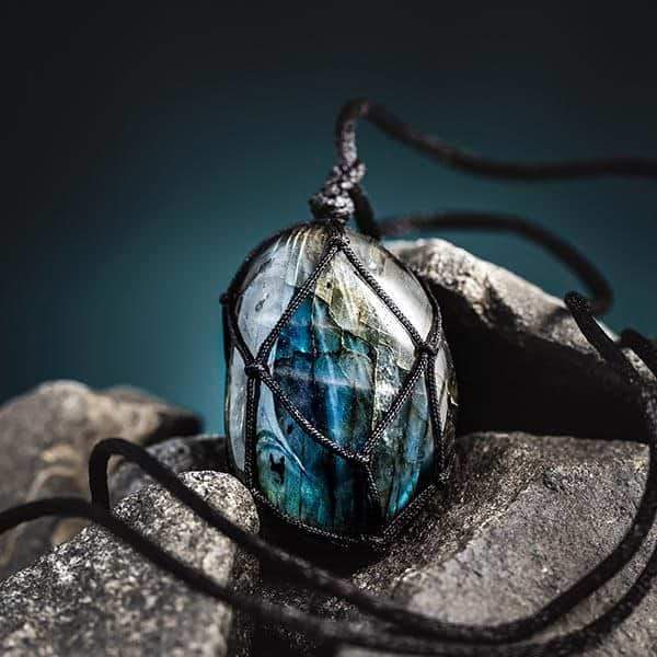 Mystical Labradorite Dragonheart Necklace - Aris-Nora Luxe