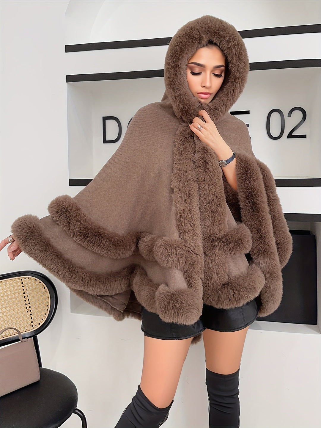 Oversized Furry Cape Jas for Women - Fiona-Brown-S-Nora Luxe