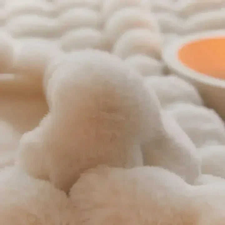 Portable Fluffy Blanket made of Faux Fur - VeluLuxe-White-39.37 × 62.99 in-Nora Luxe