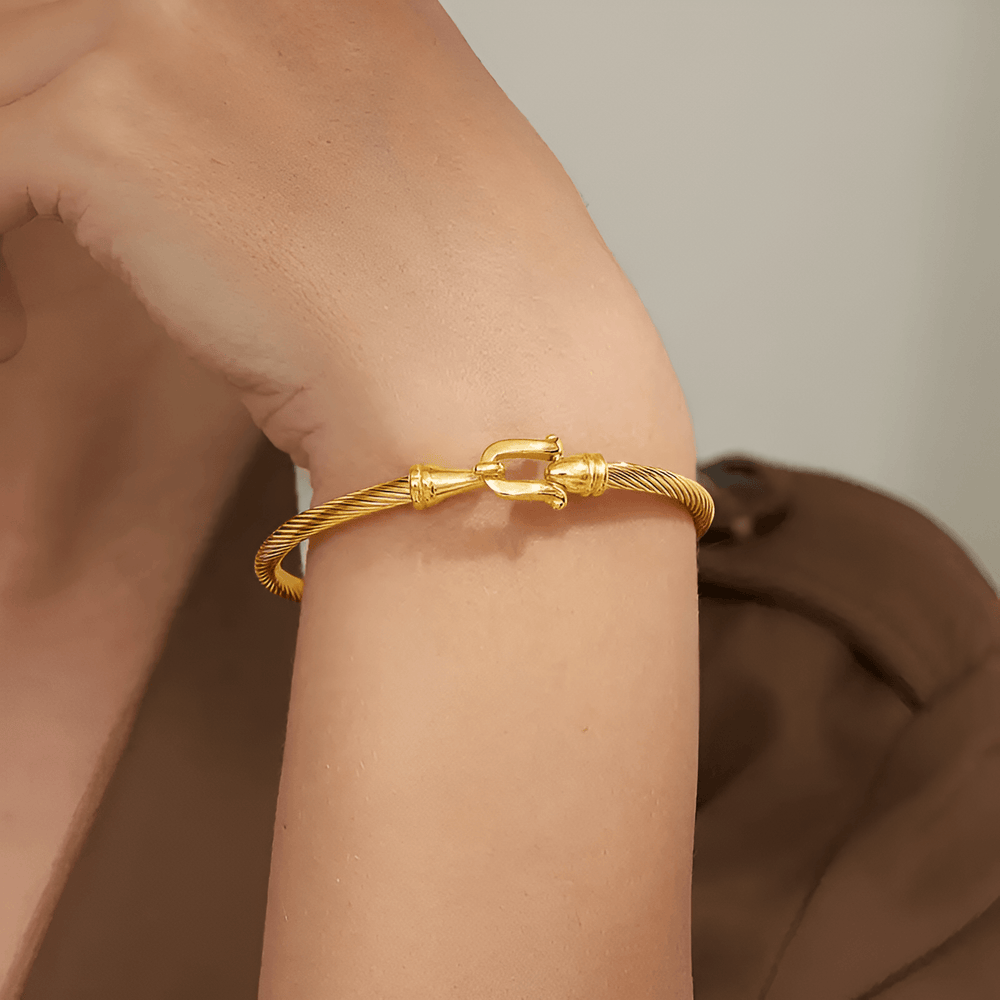 Splash Bracelet with Holiday Flair - Eliana-Nora Luxe