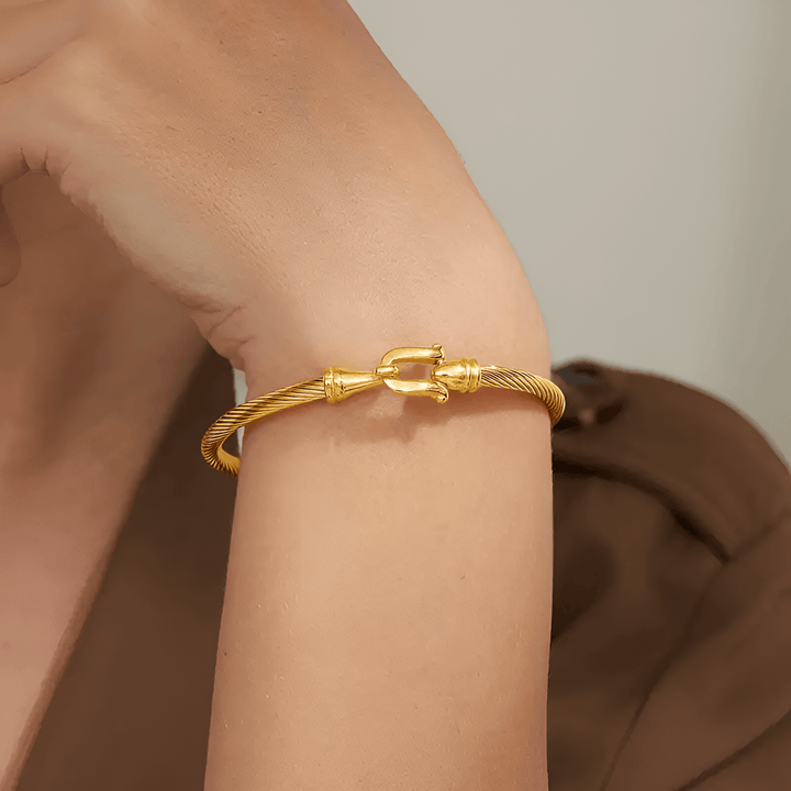 Splash Bracelet with Holiday Flair - Eliana-Nora Luxe