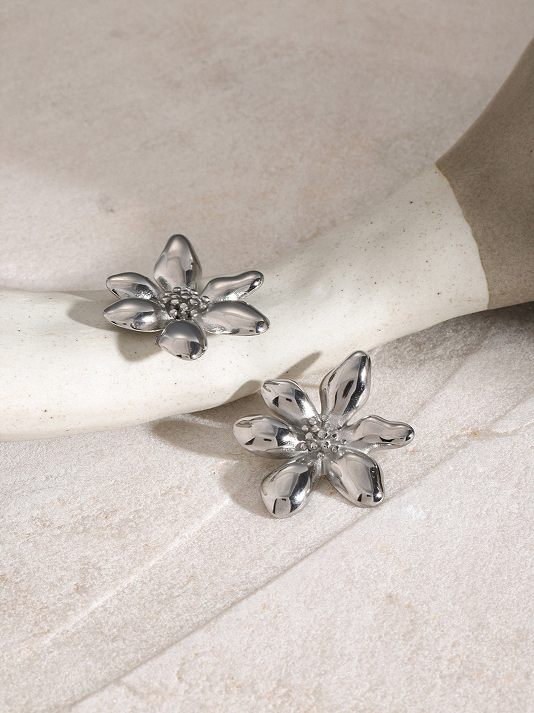 Stylish Flower Earrings - Florina-Silver-Nora Luxe