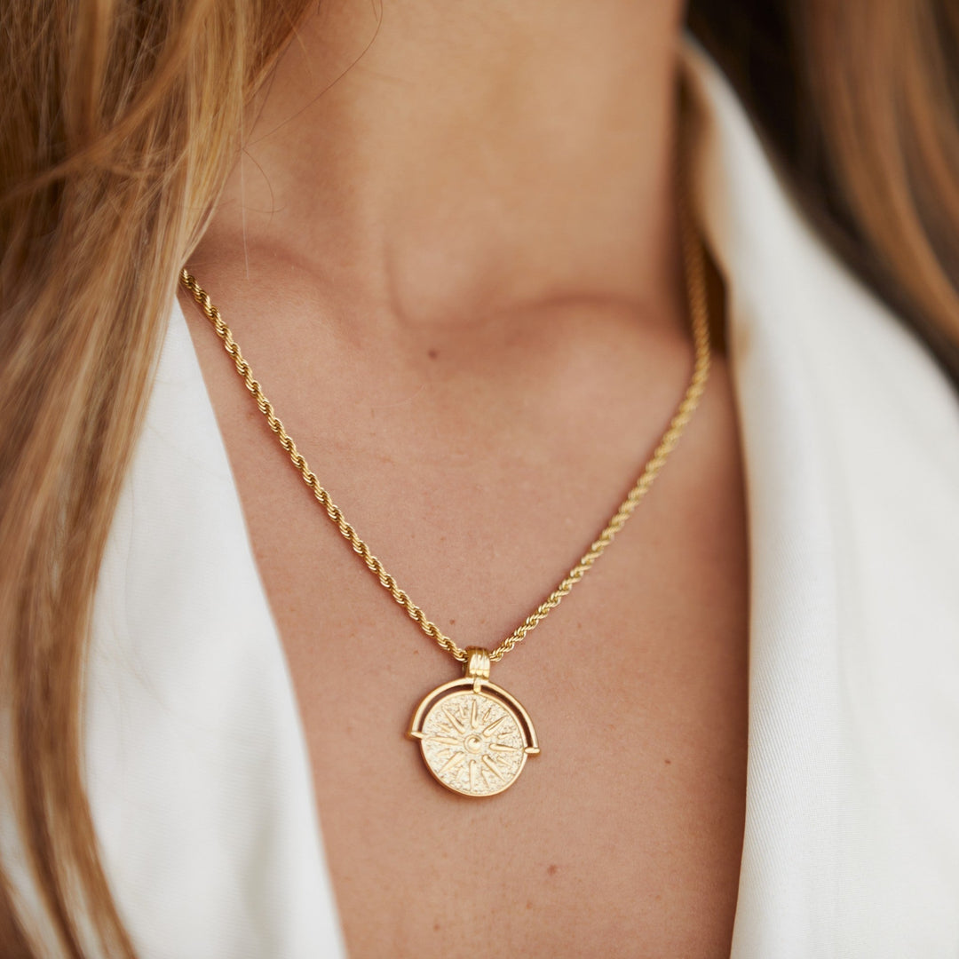 Stylish Sun Pendant Necklace - Aurora-Gold-Nora Luxe