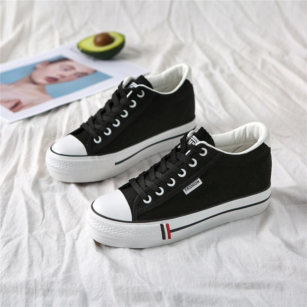 Stylish women's canvas sneakers with platform sole – Leonie-Black-3-Nora Luxe