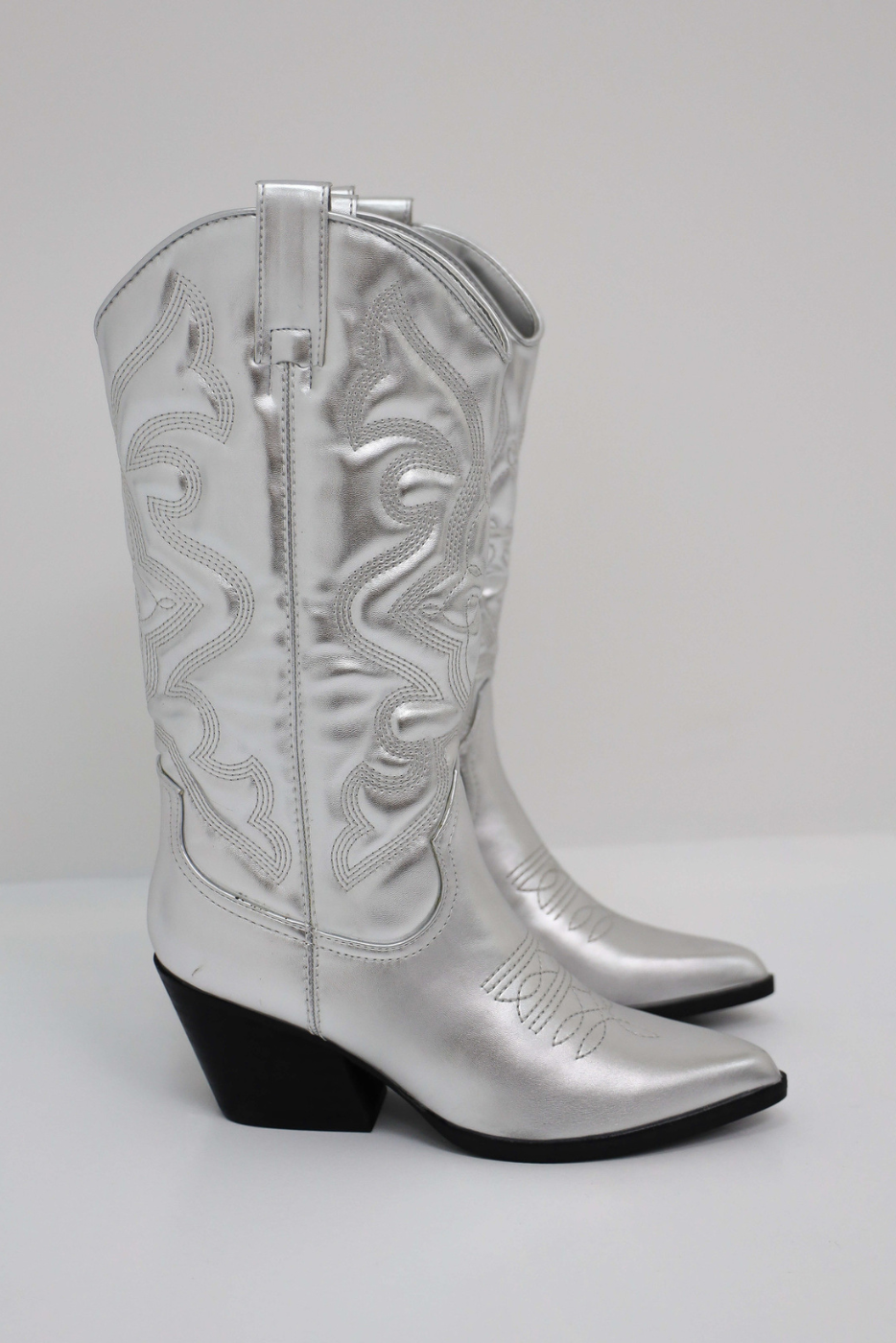 Trendy Cowboy Boots for Women - Dakota-White-7-Nora Luxe