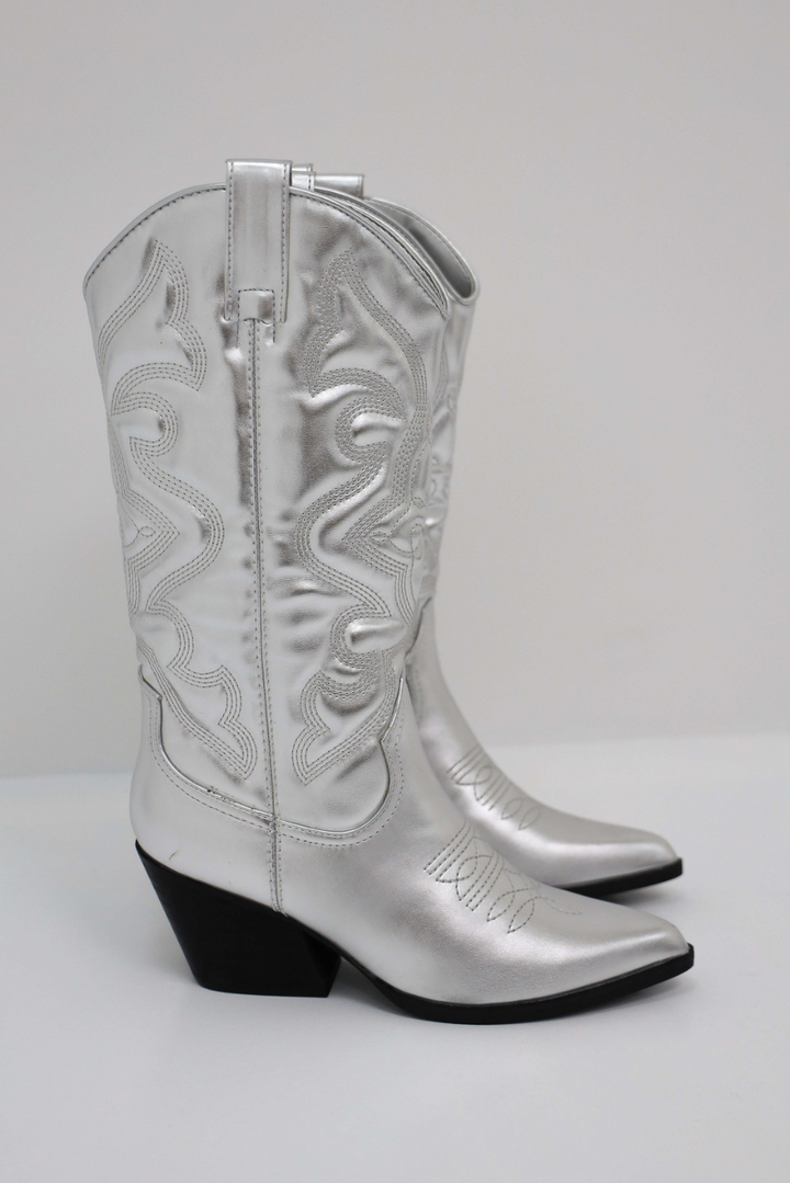 Trendy Cowboy Boots for Women - Dakota-White-7-Nora Luxe