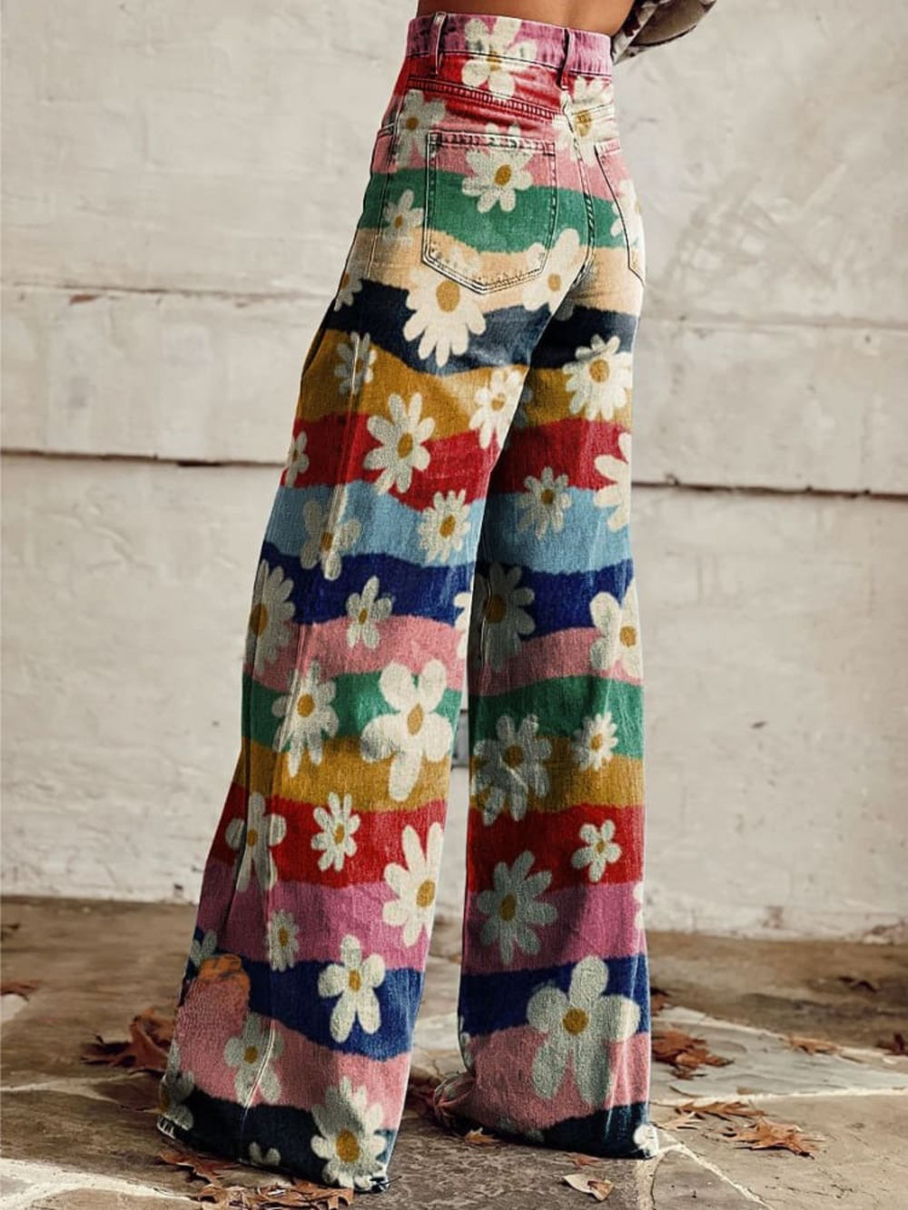 Trendy retro floral trousers with flares and a high waist – Mirella-S-Nora Luxe