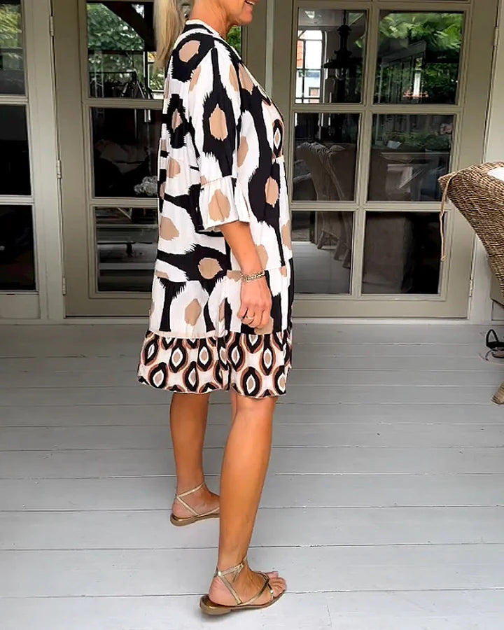Trendy short-sleeved dress with abstract print & loose fit – Liora-Brown-S-Nora Luxe
