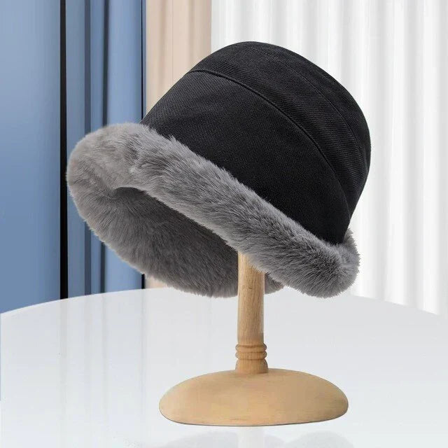 Trendy Women's Winter Hat - FrostChic-Black-Nora Luxe