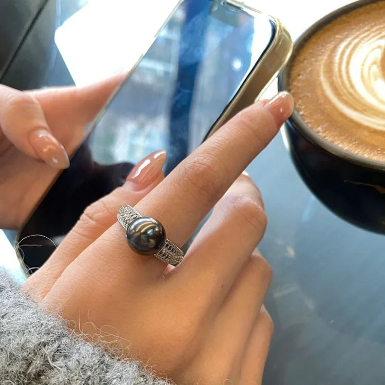 Vintage Openwork Pearl Ring - Elara-Black-Nora Luxe