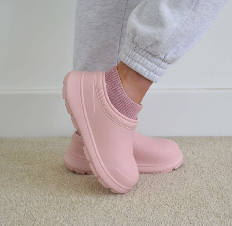 Weatherproof comfort clogs with cloud cushioning – Mireille-Black-3-Nora Luxe