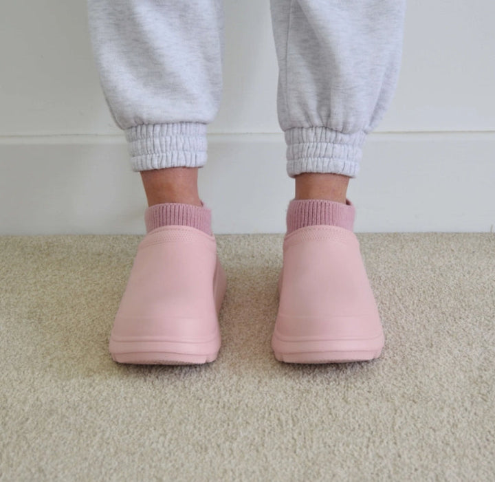Weatherproof comfort clogs with cloud cushioning – Mireille-Black-3-Nora Luxe