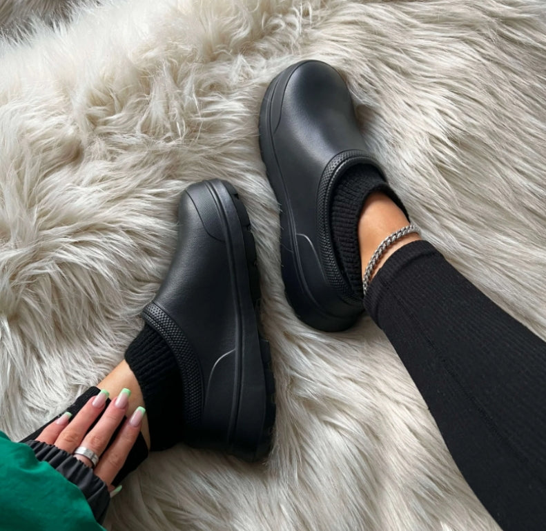 Weatherproof comfort clogs with cloud cushioning – Mireille-Black-3-Nora Luxe